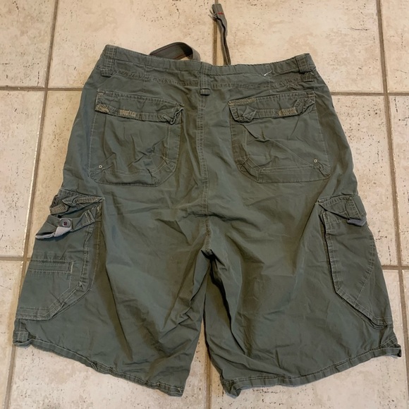 Men's UNIONBAY Olive Green Cargo Shorts - Size 34 - Picture 6 of 8